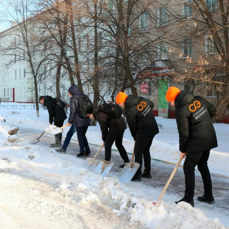 Уборка снега с крыш и территорий в Вичуге