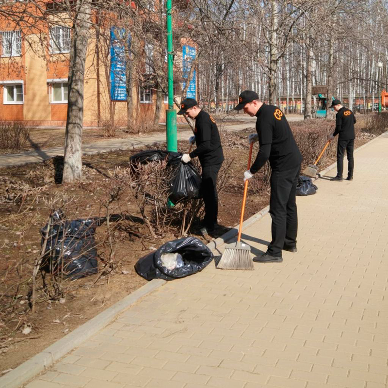 Уборка листьев в Вичуге